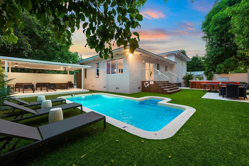 Beautiful Villa With Heated Pool Must Seen! Miami Buitenkant foto